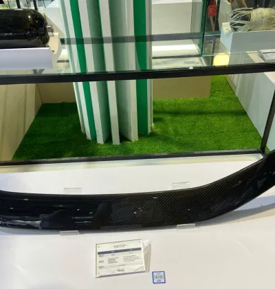 Chi tiết composite sợi carbon dạng cản/ốp